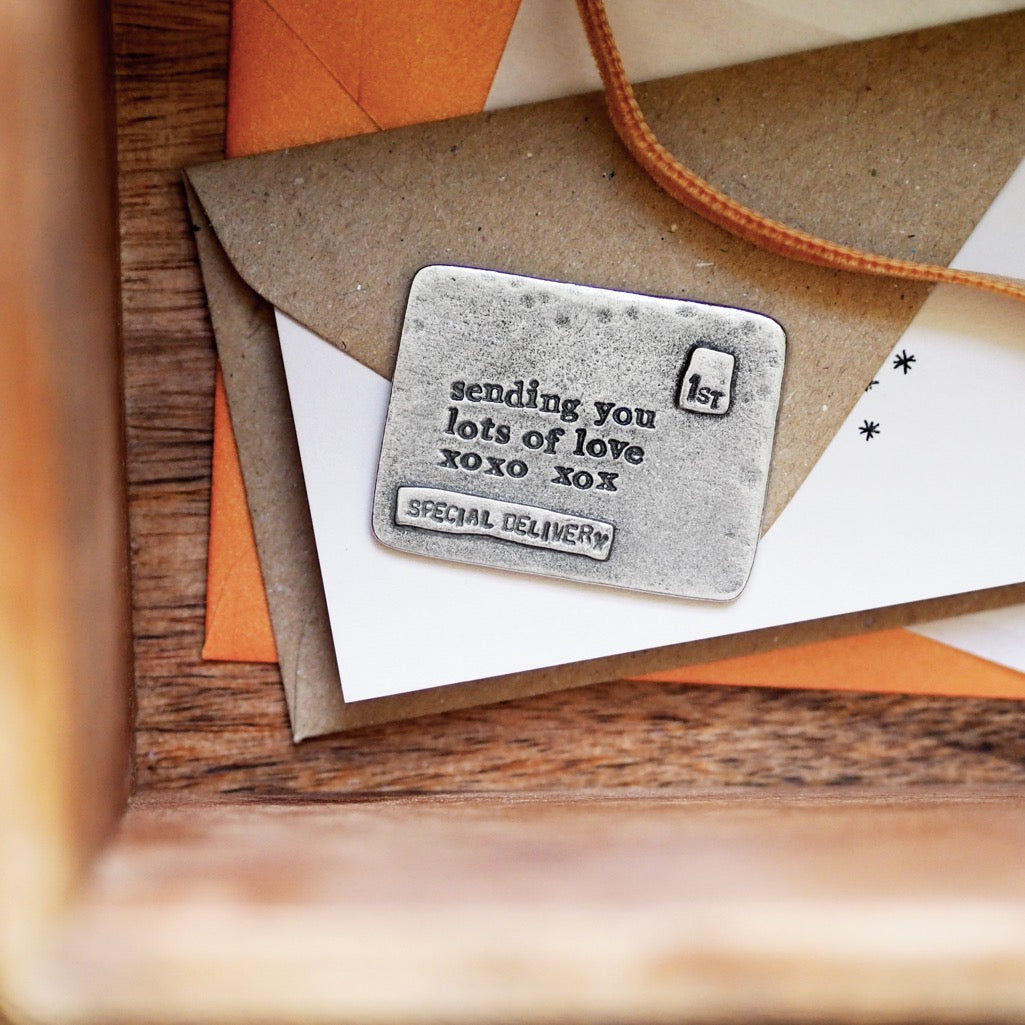 'Lots Of Love' Envelope Message Token